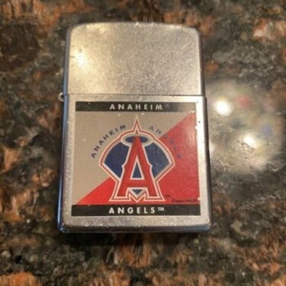 Vintage ANAHEIM ANGELS lighter *uses lighter fluid* silvertone w/ red blue logo - Picture 1 of 3